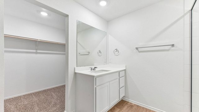 398 Ebbsfleet DR, Uhland, TX 78640