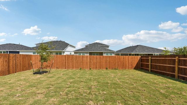 398 Ebbsfleet DR, Uhland, TX 78640