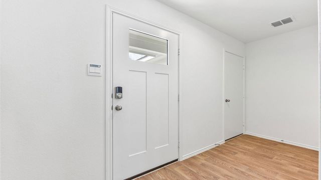 398 Ebbsfleet DR, Uhland, TX 78640