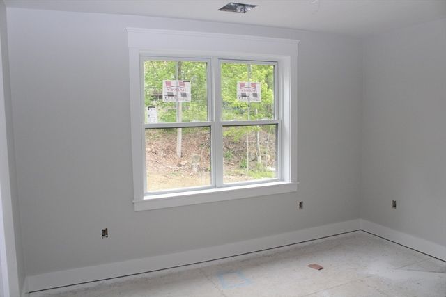 30 Mendon St, Upton, MA 01568
