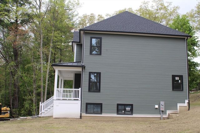 30 Mendon St, Upton, MA 01568