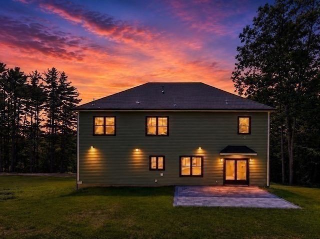 30 Mendon St, Upton, MA 01568