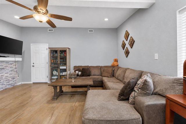 6342 Larry Way, North Highlands, CA 95660