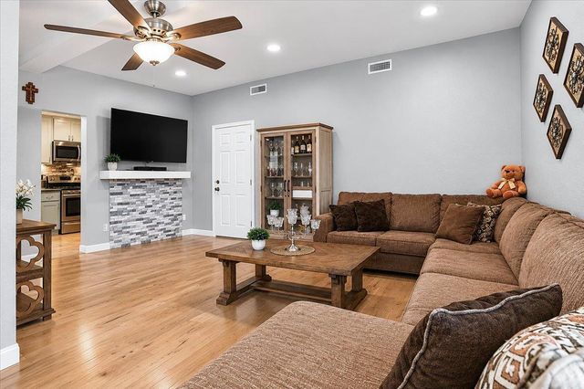 6342 Larry Way, North Highlands, CA 95660