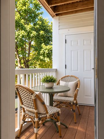 121 Centre St 203, Brookline, MA 02446