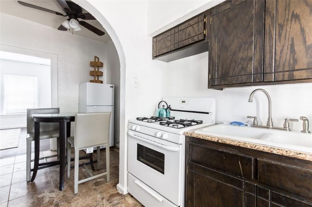 320 W Canty Street 4, Dallas, TX 75208