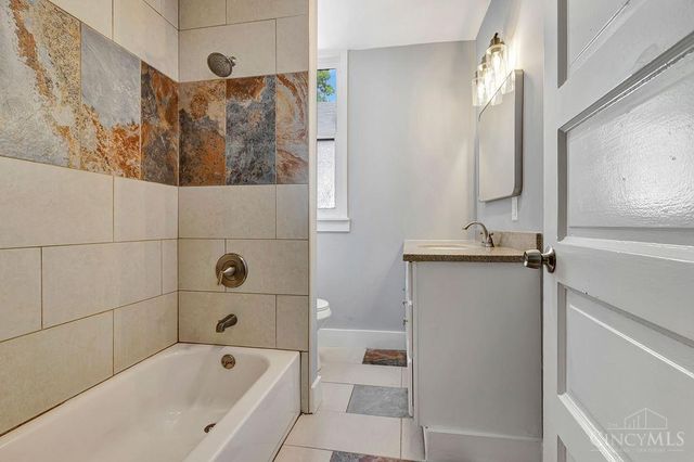 919 Sunset Avenue, Cincinnati, OH 45205