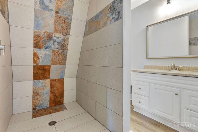 919 Sunset Avenue, Cincinnati, OH 45205