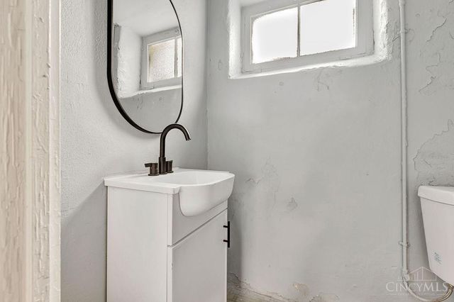 919 Sunset Avenue, Cincinnati, OH 45205