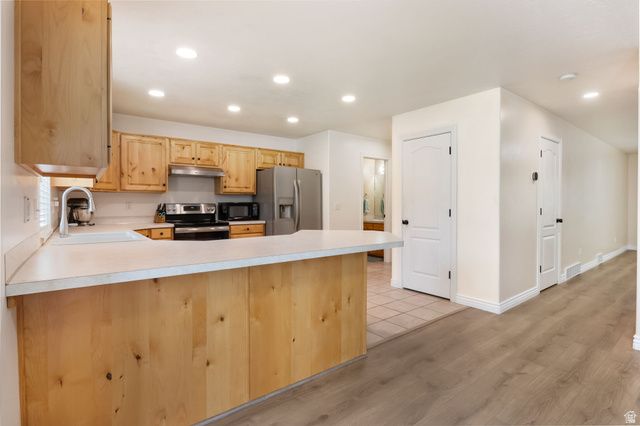 668 E CLEARWATER DR, Layton, UT 84041