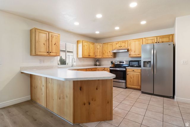 668 E CLEARWATER DR, Layton, UT 84041