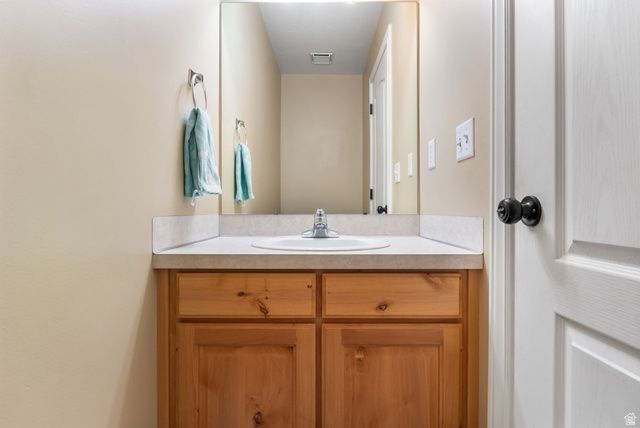 668 E CLEARWATER DR, Layton, UT 84041