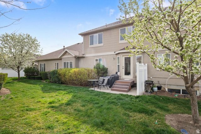 668 E CLEARWATER DR, Layton, UT 84041