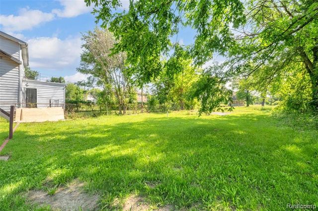 8928 Mackinaw Street, Detroit, MI 48204