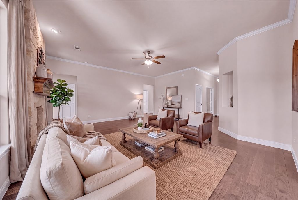 112 Constitution Drive, Joshua, TX 76058 — photo 4
