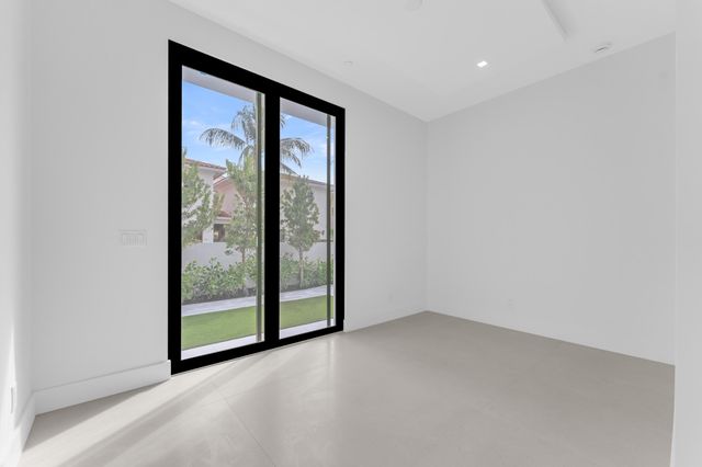 913 Denery Lane, Delray Beach, FL 33483