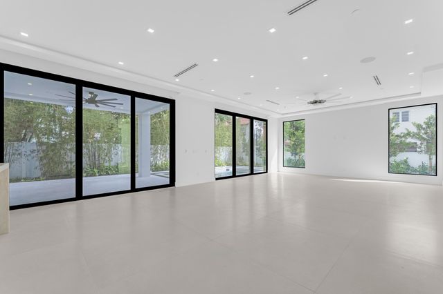 913 Denery Lane, Delray Beach, FL 33483