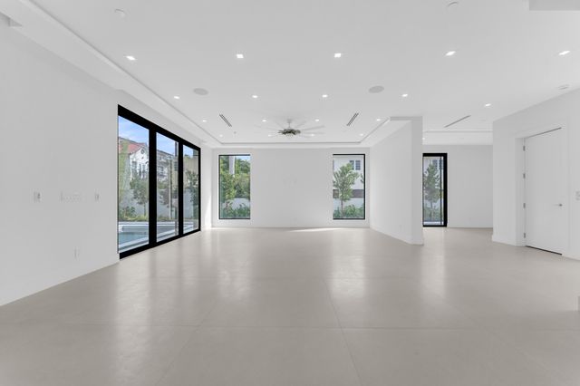 913 Denery Lane, Delray Beach, FL 33483