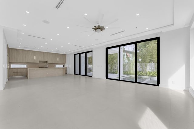 913 Denery Lane, Delray Beach, FL 33483