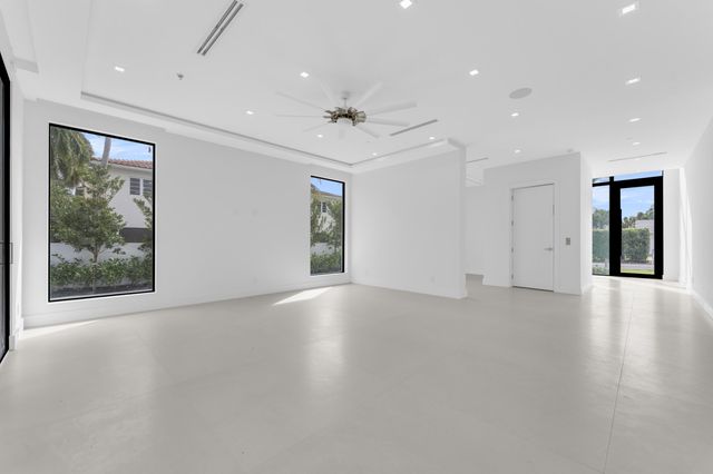 913 Denery Lane, Delray Beach, FL 33483