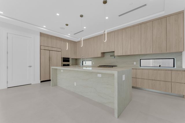 913 Denery Lane, Delray Beach, FL 33483