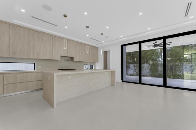 913 Denery Lane, Delray Beach, FL 33483