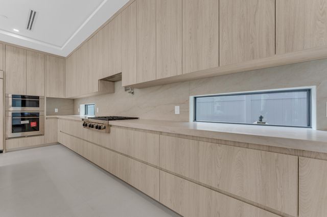 913 Denery Lane, Delray Beach, FL 33483