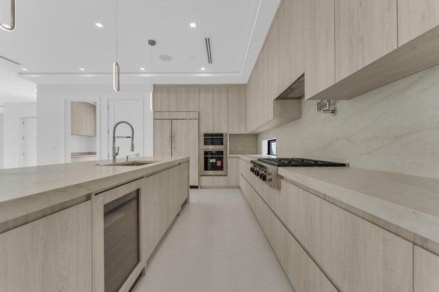 913 Denery Lane, Delray Beach, FL 33483