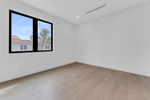 913 Denery Lane, Delray Beach, FL 33483