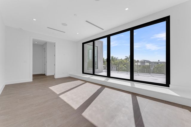 913 Denery Lane, Delray Beach, FL 33483