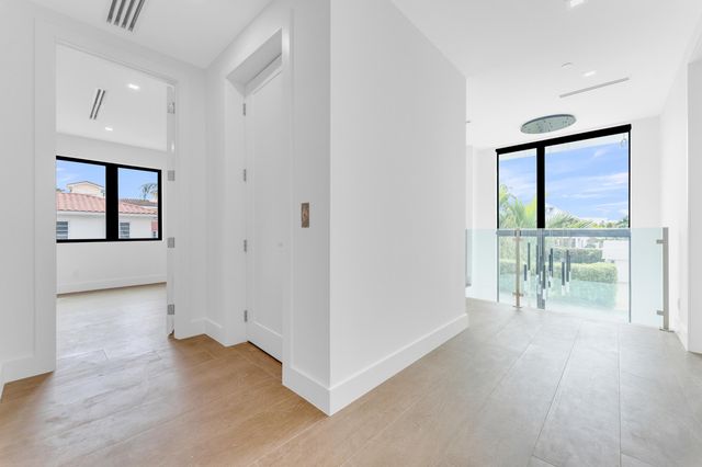 913 Denery Lane, Delray Beach, FL 33483