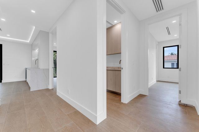 913 Denery Lane, Delray Beach, FL 33483