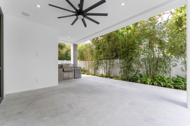 913 Denery Lane, Delray Beach, FL 33483