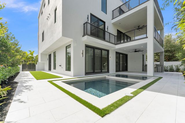 913 Denery Lane, Delray Beach, FL 33483