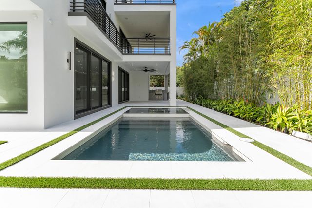 913 Denery Lane, Delray Beach, FL 33483