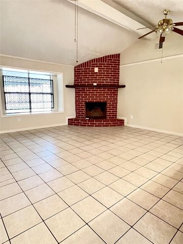 218 La Fonda Drive, Houston, TX 77060
