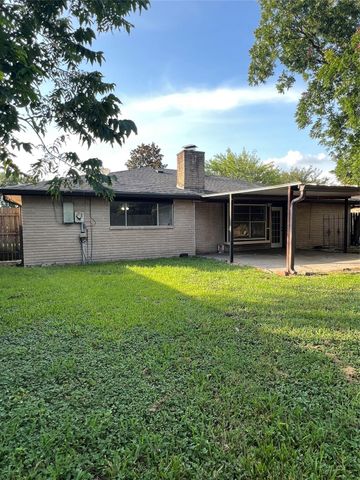 218 La Fonda Drive, Houston, TX 77060