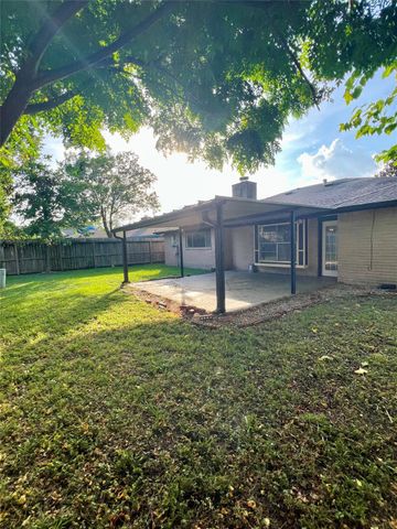 218 La Fonda Drive, Houston, TX 77060