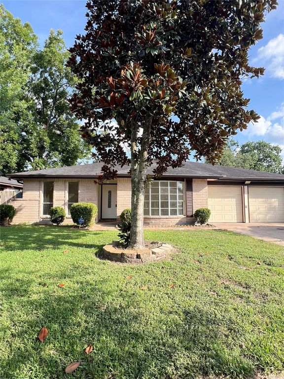 218 La Fonda Drive, Houston, TX 77060