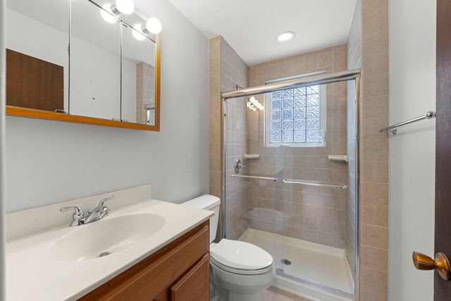 1302 Coolidge Avenue, Wheaton, IL 60189