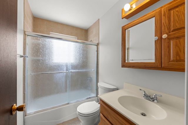 1302 Coolidge Avenue, Wheaton, IL 60189