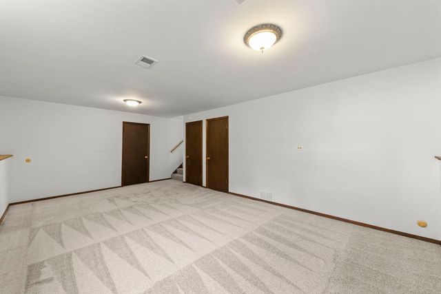 1302 Coolidge Avenue, Wheaton, IL 60189