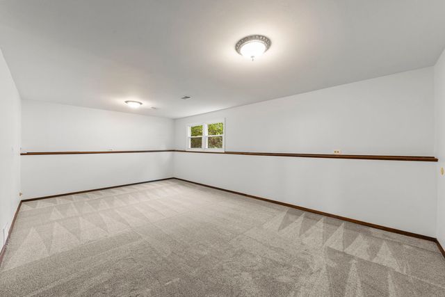 1302 Coolidge Avenue, Wheaton, IL 60189