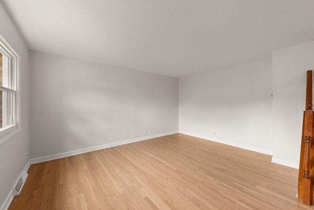 1302 Coolidge Avenue, Wheaton, IL 60189
