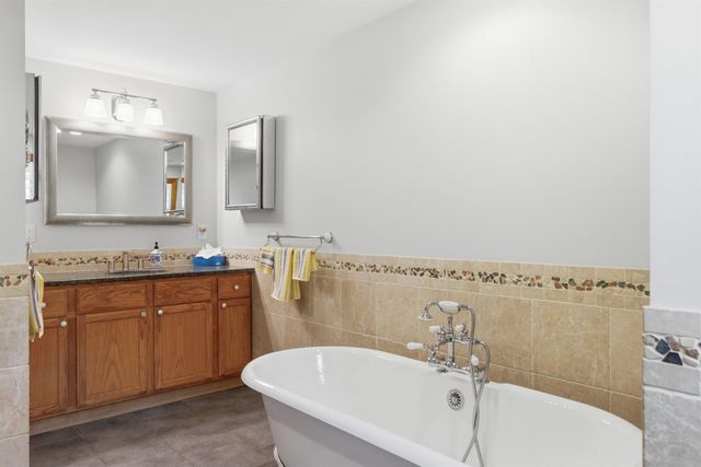 42 Nason Road, Hampton Falls, NH 03844