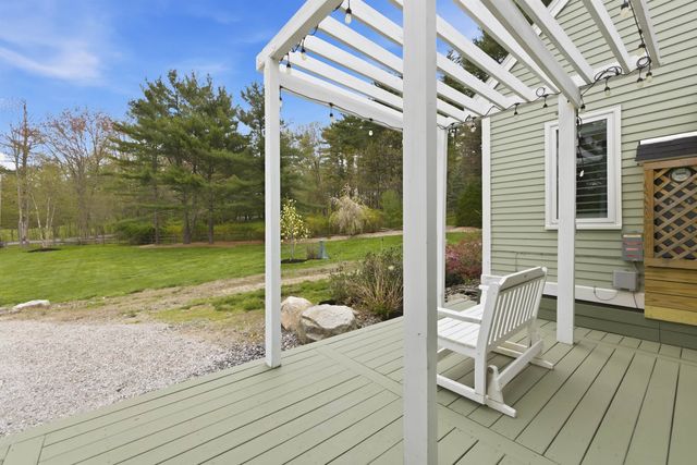 42 Nason Road, Hampton Falls, NH 03844