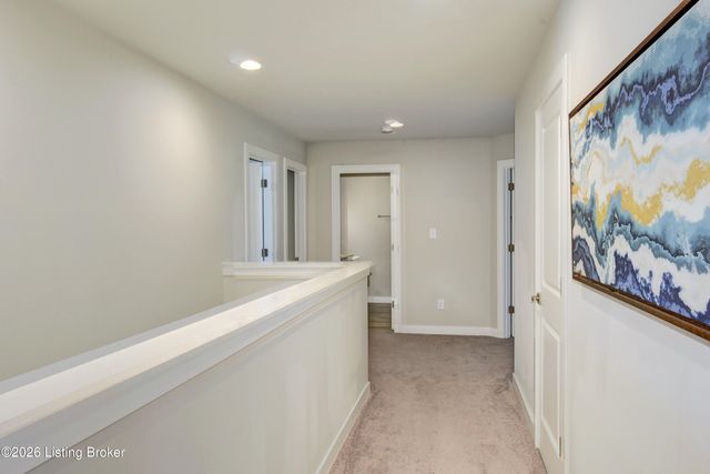 9204 Fox Chase Rd, Louisville, KY 40228