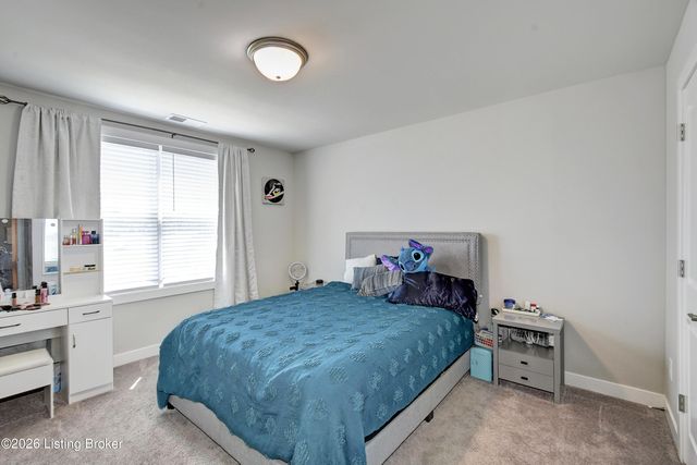 9204 Fox Chase Rd, Louisville, KY 40228