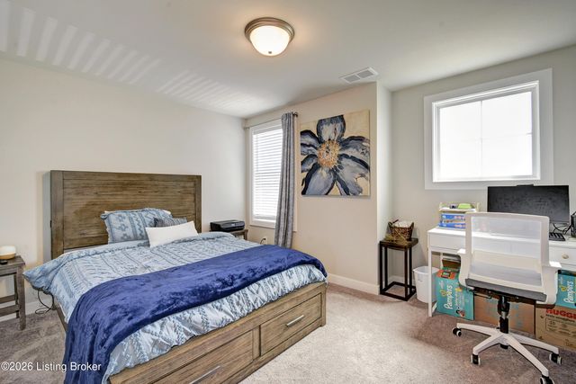 9204 Fox Chase Rd, Louisville, KY 40228