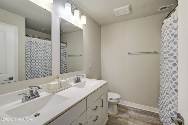 9204 Fox Chase Rd, Louisville, KY 40228